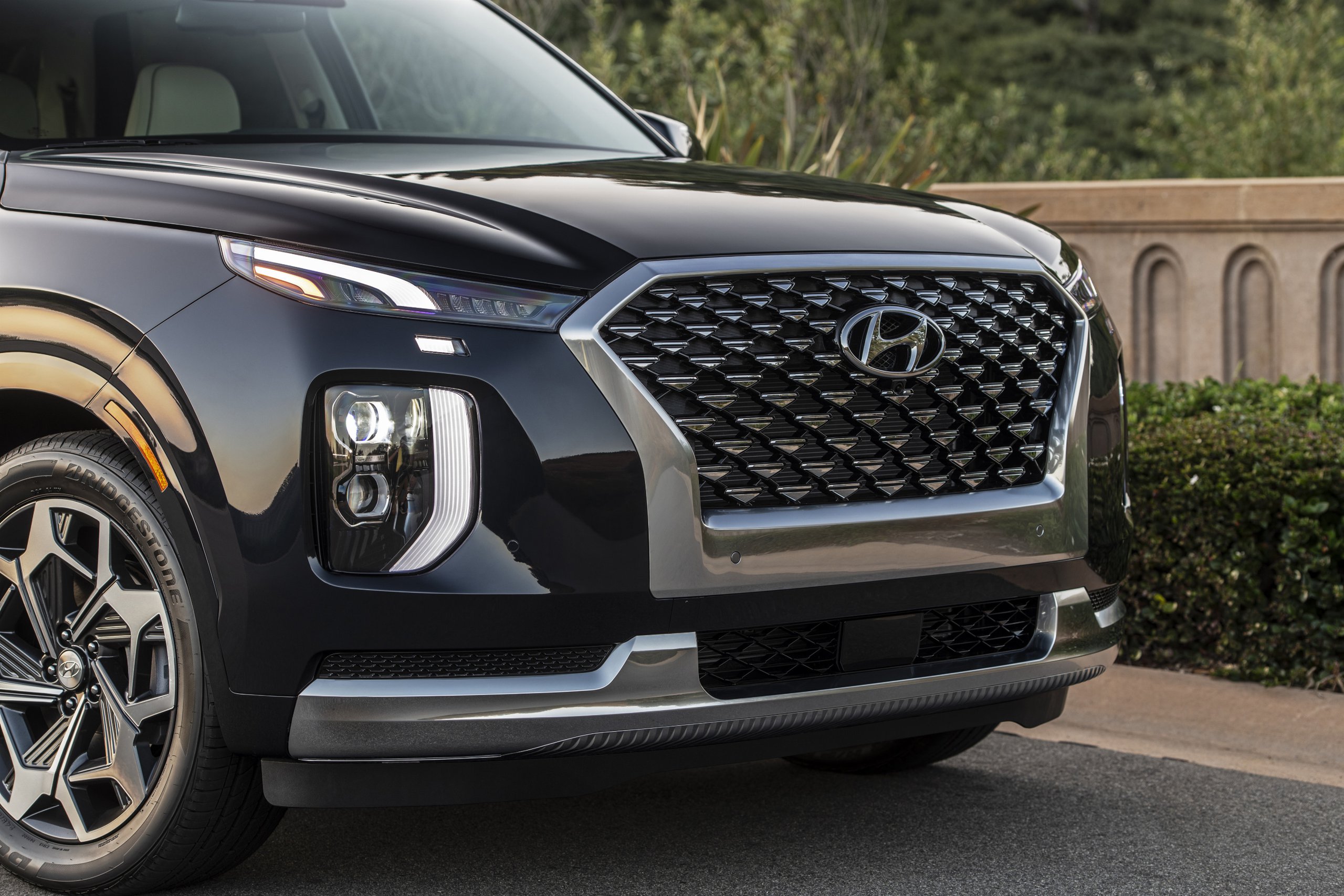 Post Banner for Hyundai Introduces the Calligraphy Trim Level and New Feature Updates for its Flagship 2021 Palisade Crossover SUV