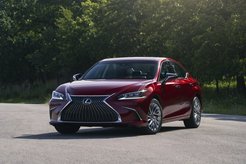 Photo 4for post Lexus ES Welcomes Black Line Special Edition, More Powertrain Options, and Upgraded Standard Equipment for 2021