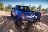 Photo 3of Toyota Hilux 8 Extra Cab Pickup (2015-2020)