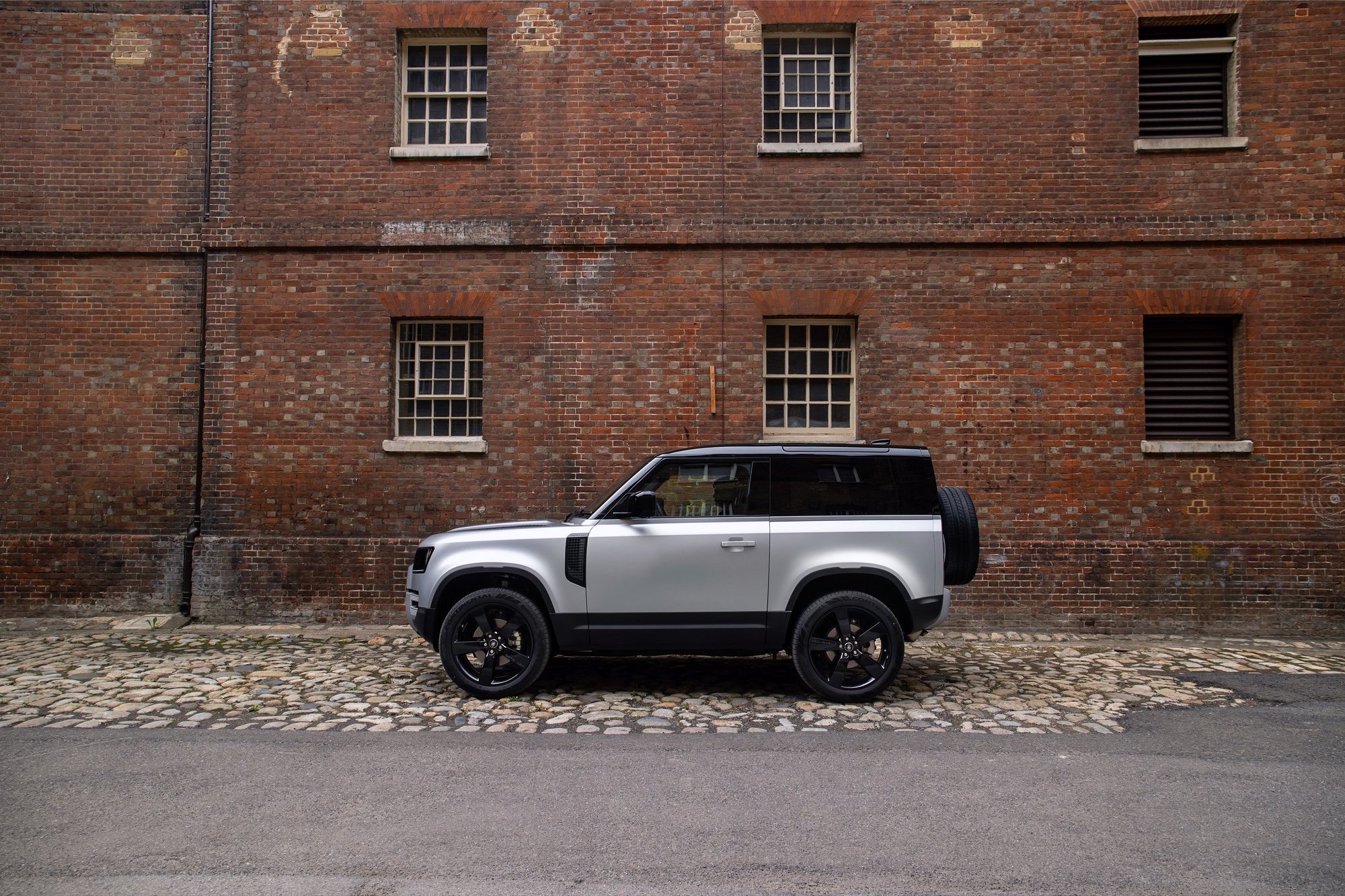 Land Rover Defender 90 (L663) SUV (2020) Specifications, Reviews