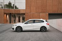 Photo 0of BMW 1 Series F40 Hatchback (2019)