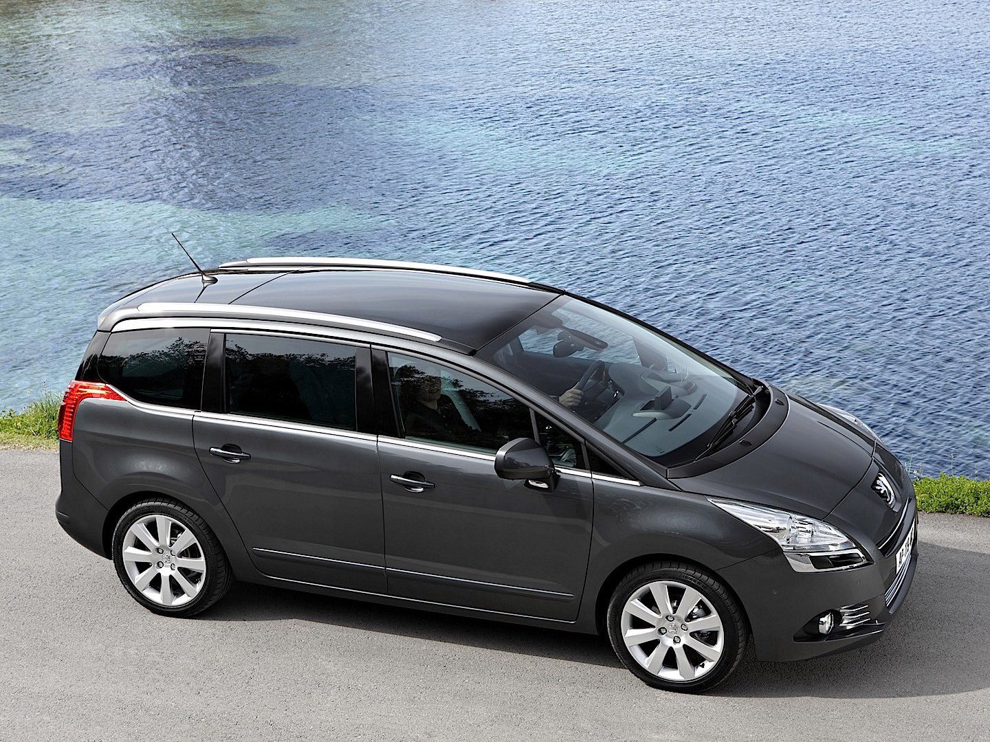 Peugeot 5008 T87 Minivan 2009 2013 Specifications Reviews Price