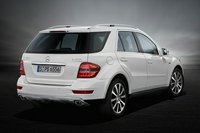 Photo 7of Mercedes-Benz ML-Class W164 facelift Crossover (2008-2011)