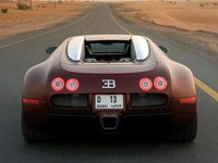 Photo 2of Bugatti Veyron Sports Car (2005-2011)