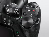 Photo 1of Panasonic Lumix DMC-FZ300 1/2.3" Compact Camera (2015)