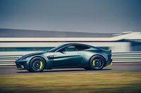 Aston Martin V8 Vantage (AM6) Sports Car (2017)