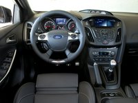 Photo 0of Ford Focus 3 Hatchback (2010-2018)