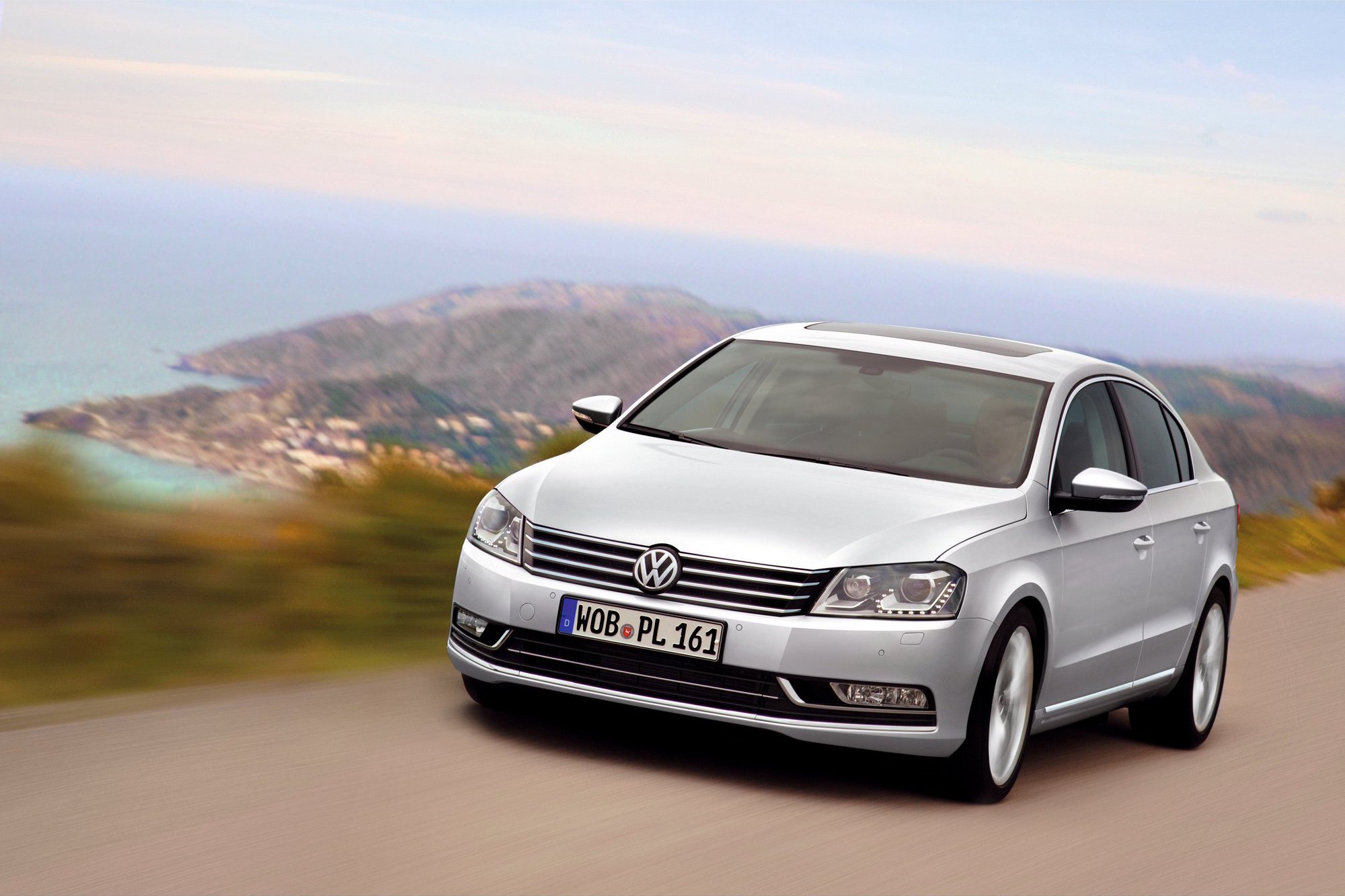 Volkswagen Passat B7 Sedan (2010-2014) | Specifications, Reviews, Price ...